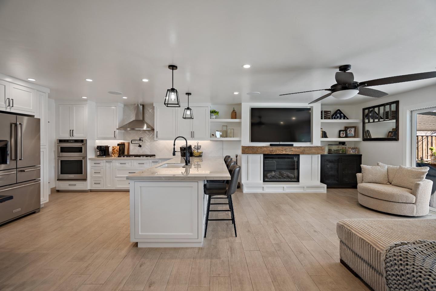 Detail Gallery Image 11 of 68 For 1231 Westward Dr, Hollister,  CA 95023 - 3 Beds | 2 Baths