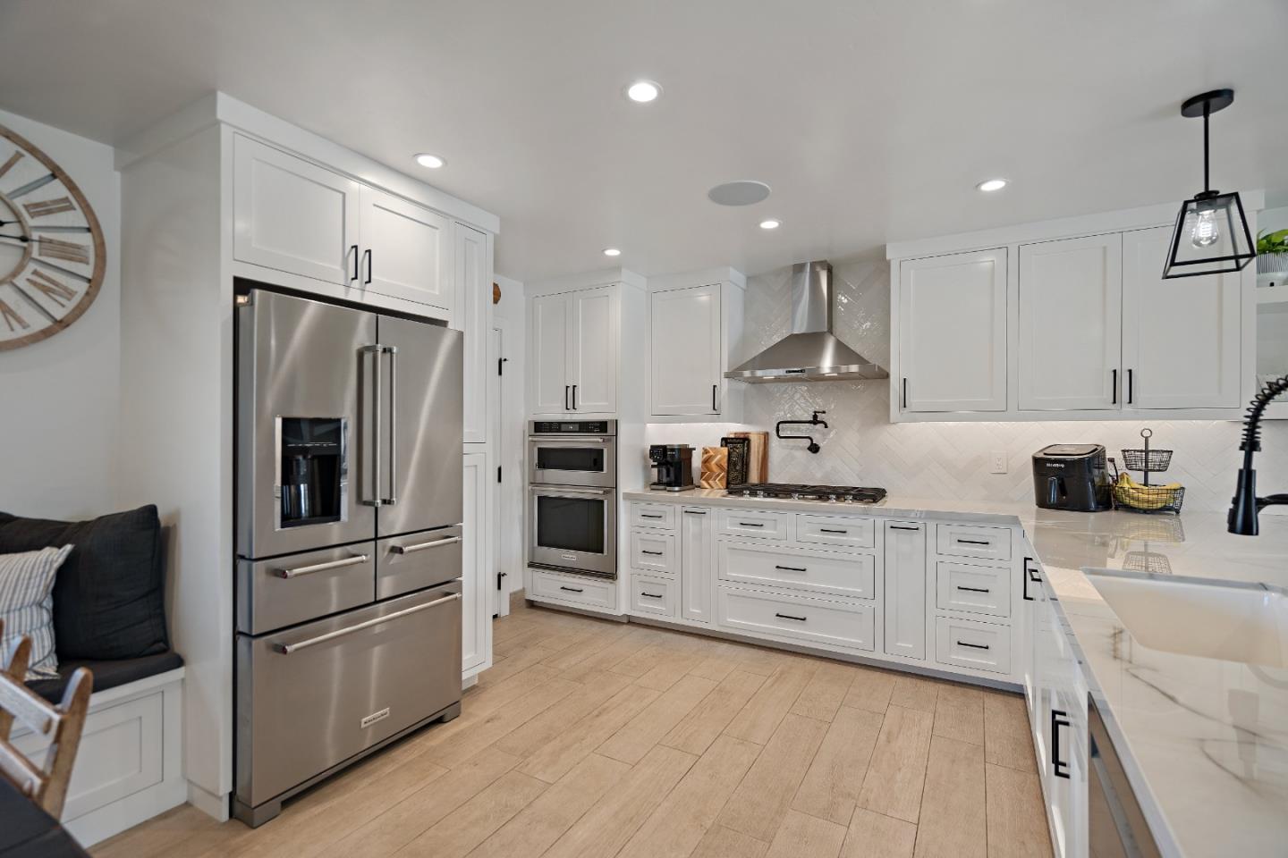 Detail Gallery Image 12 of 68 For 1231 Westward Dr, Hollister,  CA 95023 - 3 Beds | 2 Baths