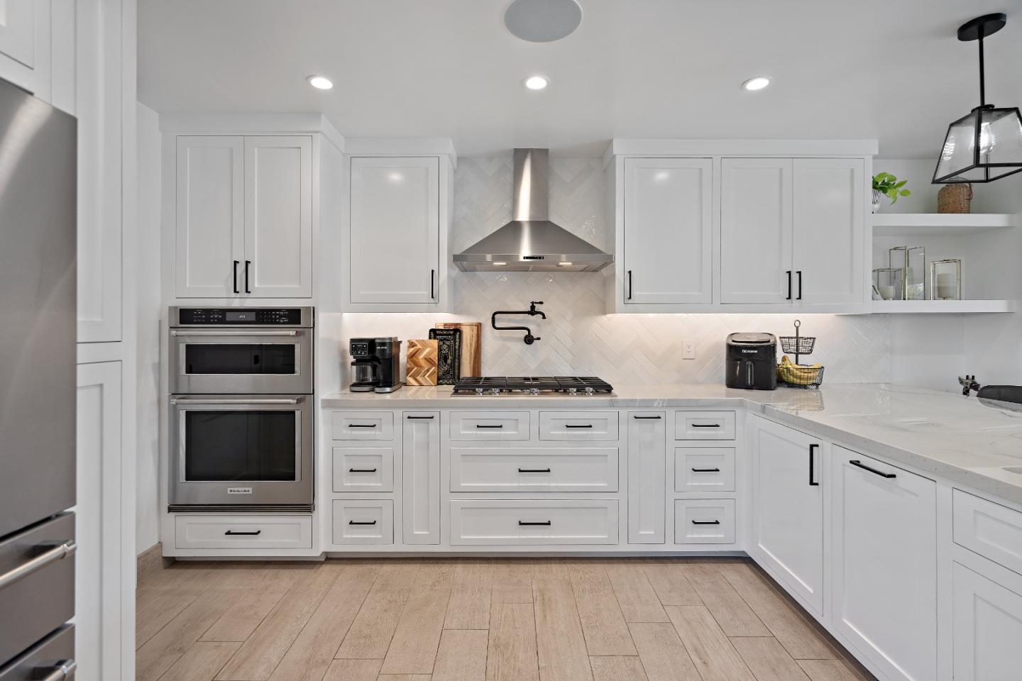 Detail Gallery Image 14 of 68 For 1231 Westward Dr, Hollister,  CA 95023 - 3 Beds | 2 Baths