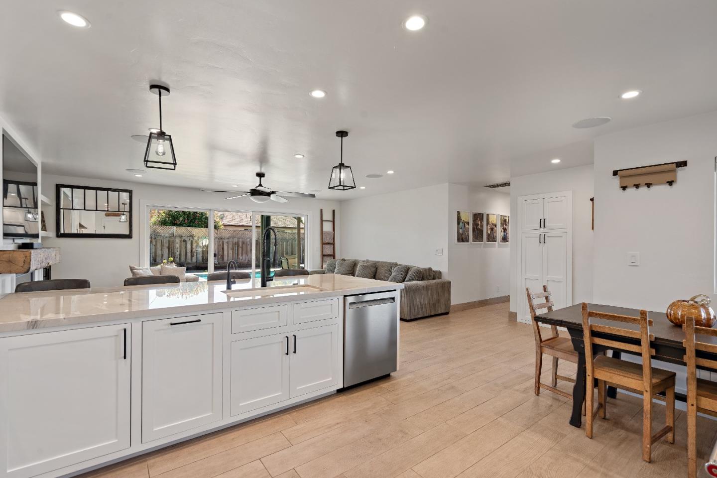 Detail Gallery Image 19 of 68 For 1231 Westward Dr, Hollister,  CA 95023 - 3 Beds | 2 Baths