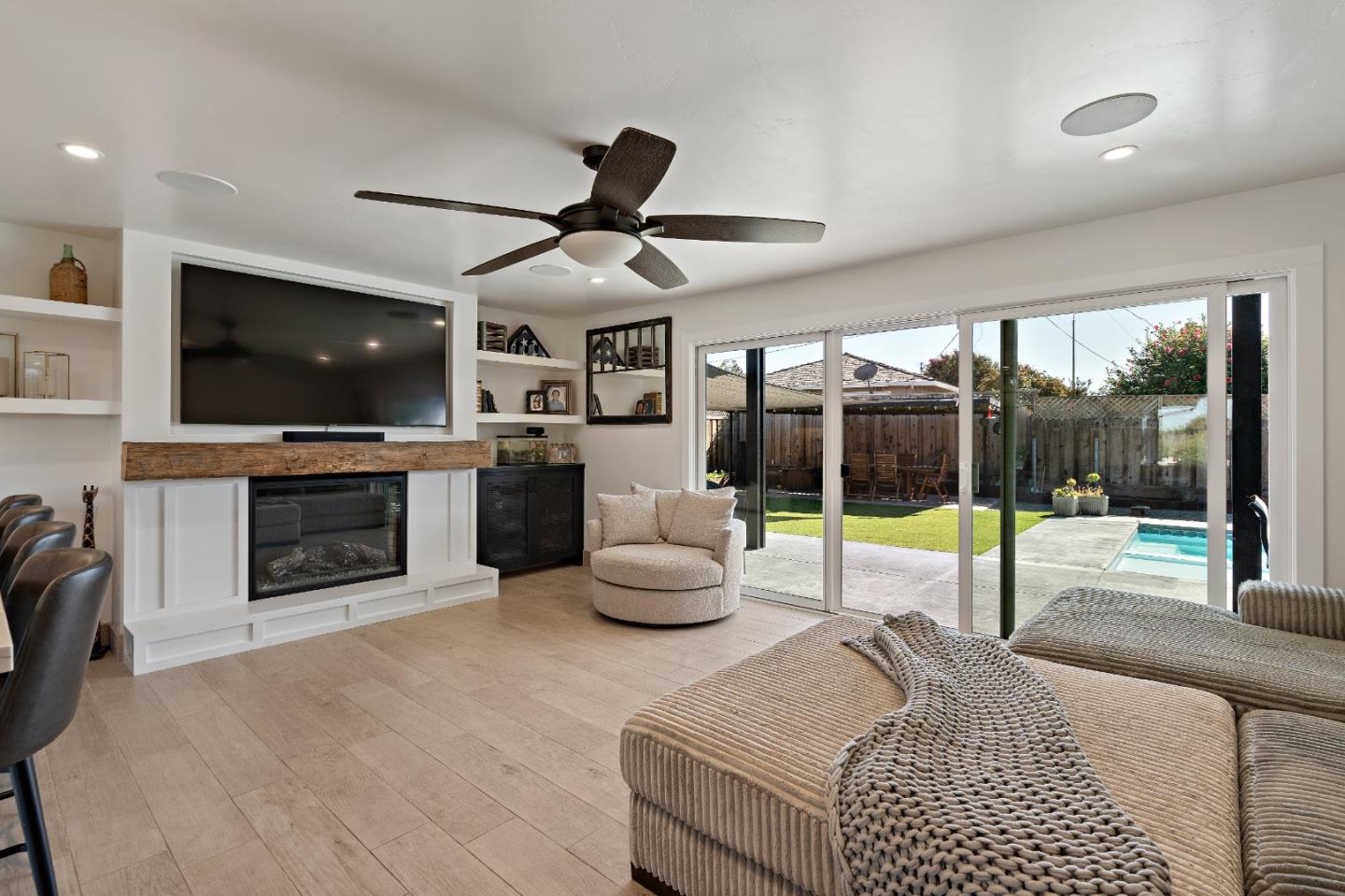 Detail Gallery Image 23 of 68 For 1231 Westward Dr, Hollister,  CA 95023 - 3 Beds | 2 Baths