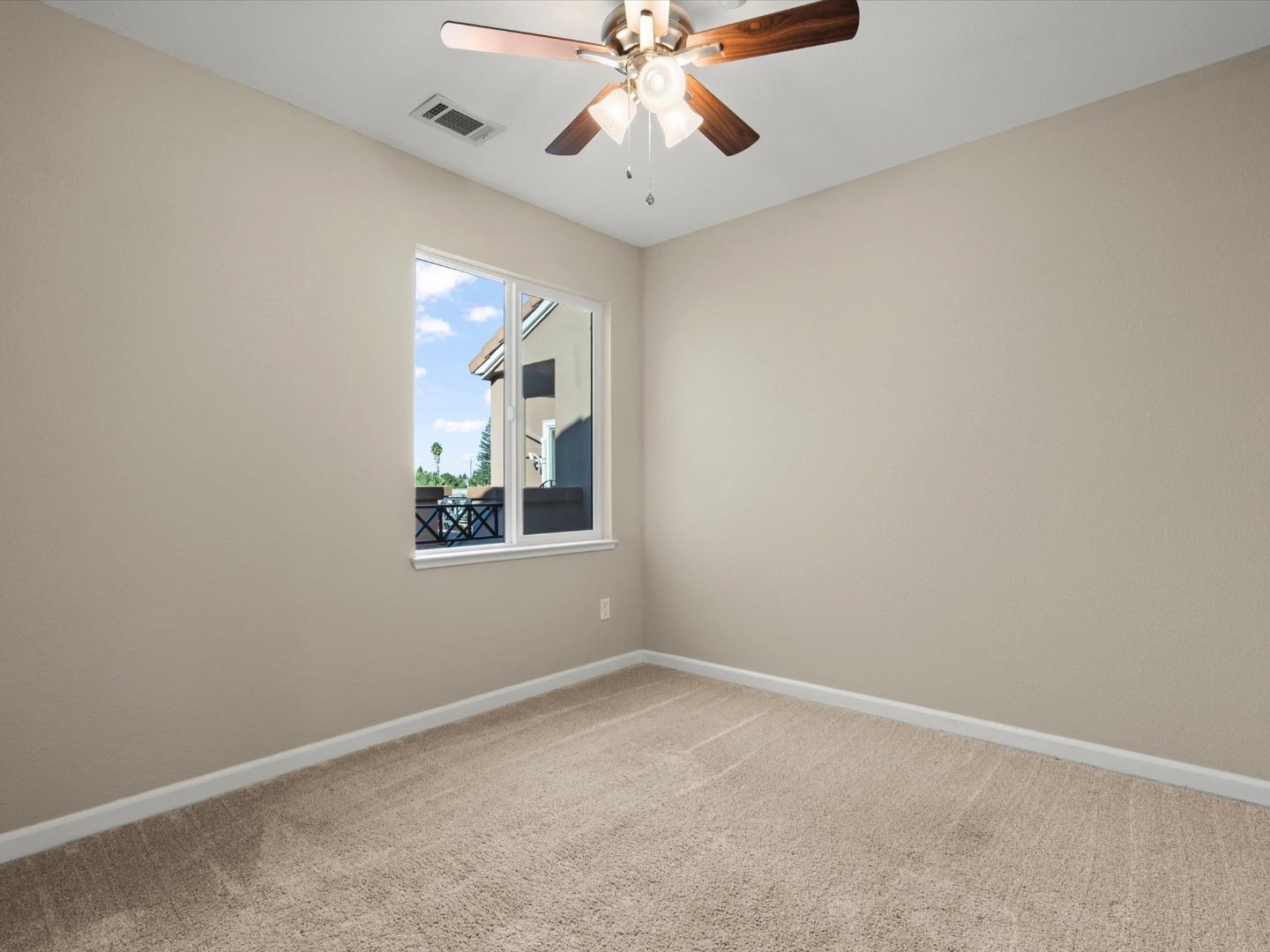 Detail Gallery Image 10 of 18 For 6901 Rodling Dr #D,  San Jose,  CA 95138 - 3 Beds | 2 Baths