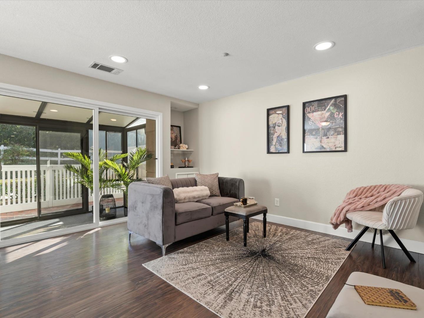 Detail Gallery Image 5 of 18 For 6901 Rodling Dr #D,  San Jose,  CA 95138 - 3 Beds | 2 Baths