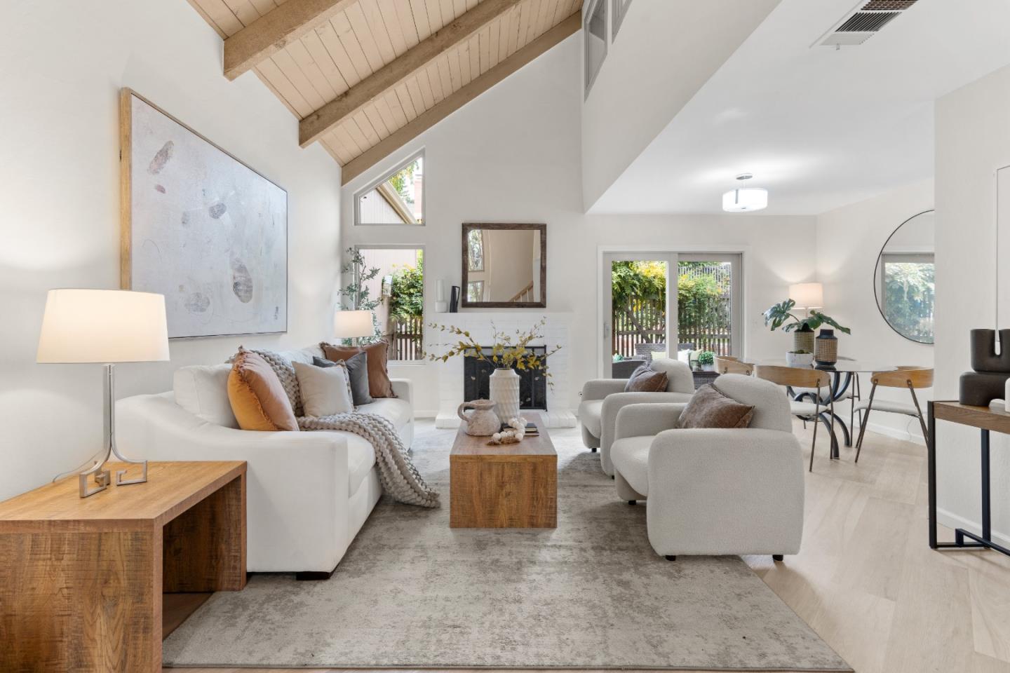 Detail Gallery Image 13 of 72 For 10107 Lamplighter Sq, Cupertino,  CA 95014 - 3 Beds | 2/1 Baths