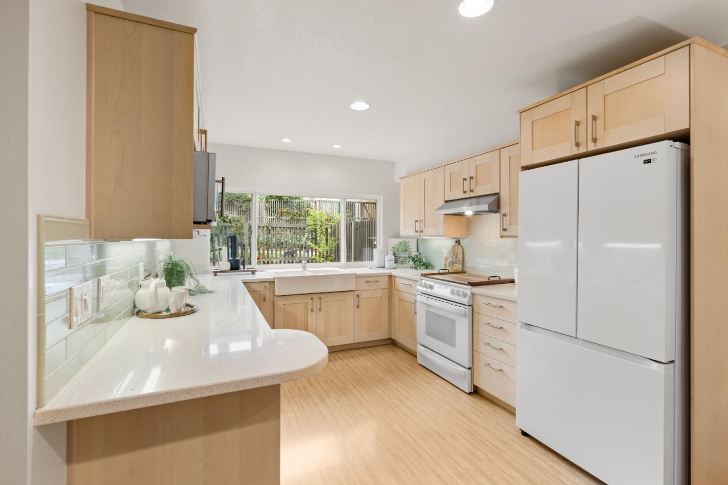 Detail Gallery Image 21 of 72 For 10107 Lamplighter Sq, Cupertino,  CA 95014 - 3 Beds | 2/1 Baths