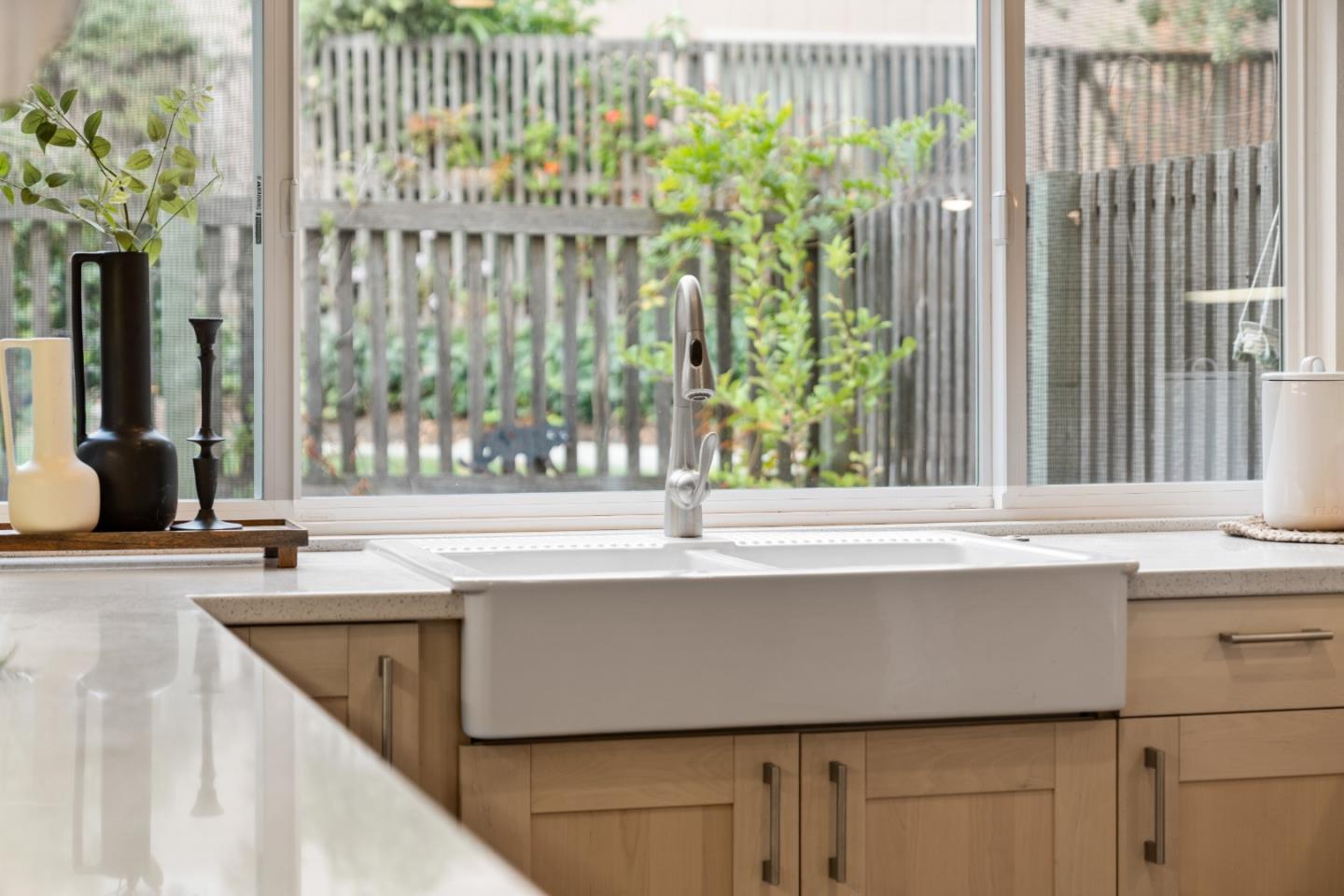 Detail Gallery Image 23 of 72 For 10107 Lamplighter Sq, Cupertino,  CA 95014 - 3 Beds | 2/1 Baths