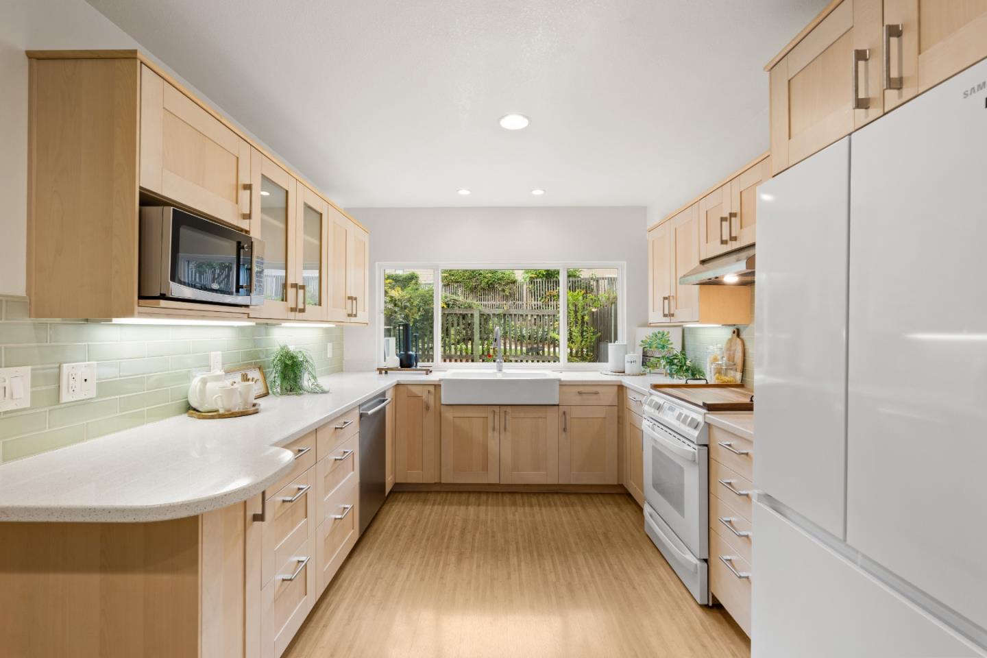 Detail Gallery Image 25 of 72 For 10107 Lamplighter Sq, Cupertino,  CA 95014 - 3 Beds | 2/1 Baths