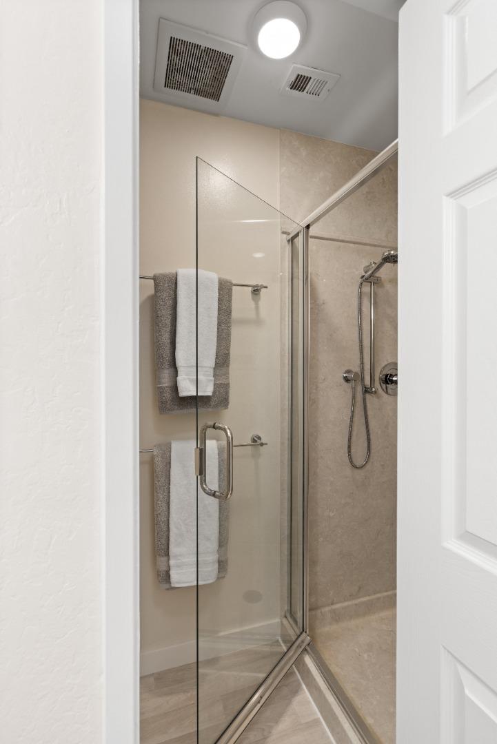 Detail Gallery Image 39 of 72 For 10107 Lamplighter Sq, Cupertino,  CA 95014 - 3 Beds | 2/1 Baths