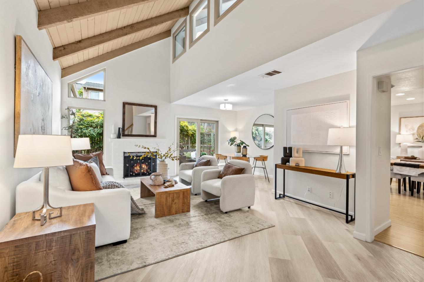 Detail Gallery Image 4 of 72 For 10107 Lamplighter Sq, Cupertino,  CA 95014 - 3 Beds | 2/1 Baths