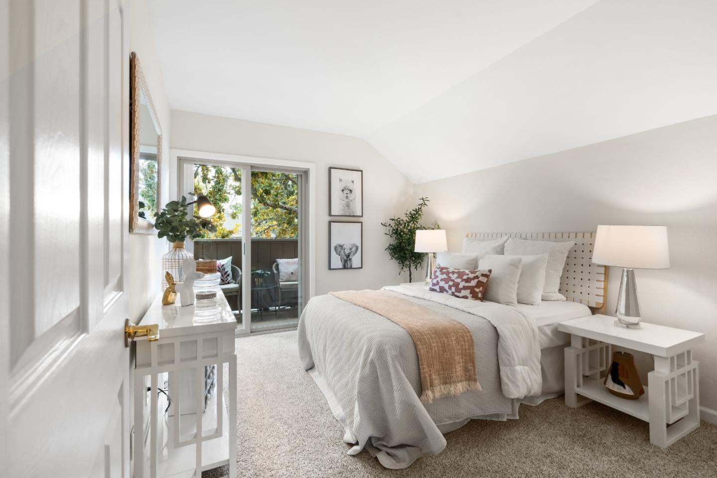 Detail Gallery Image 40 of 72 For 10107 Lamplighter Sq, Cupertino,  CA 95014 - 3 Beds | 2/1 Baths