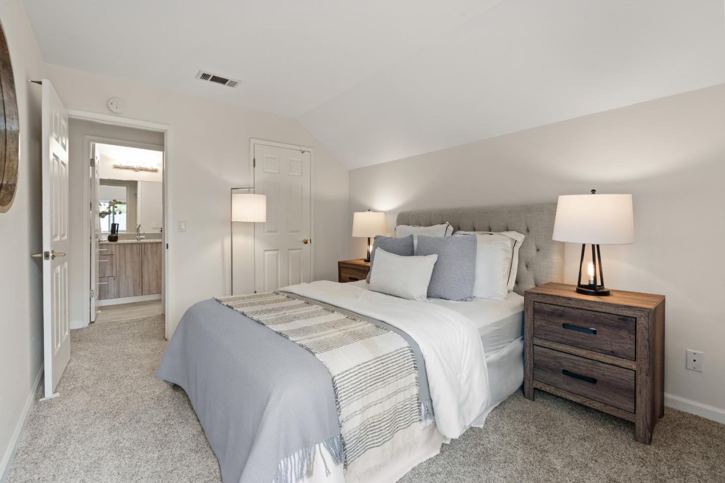 Detail Gallery Image 48 of 72 For 10107 Lamplighter Sq, Cupertino,  CA 95014 - 3 Beds | 2/1 Baths