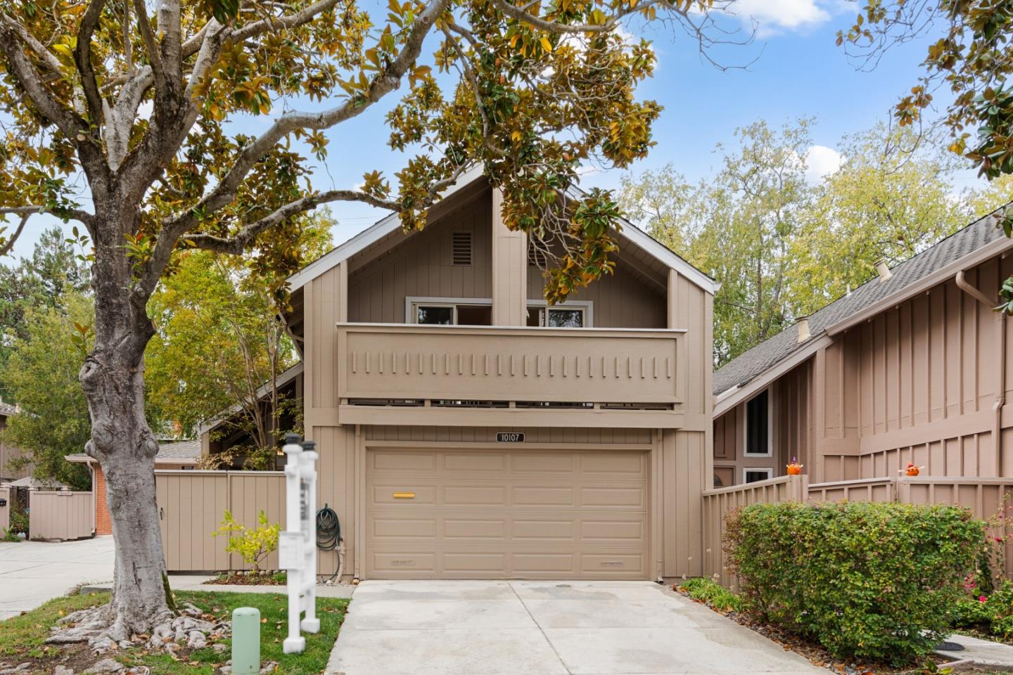 Detail Gallery Image 52 of 72 For 10107 Lamplighter Sq, Cupertino,  CA 95014 - 3 Beds | 2/1 Baths
