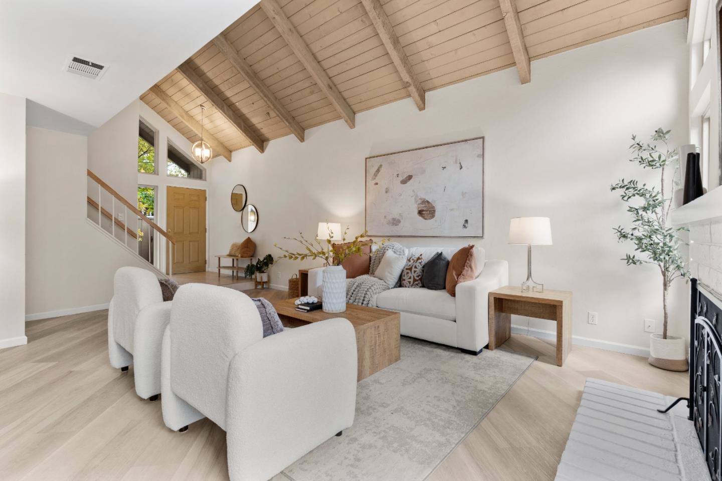 Detail Gallery Image 9 of 72 For 10107 Lamplighter Sq, Cupertino,  CA 95014 - 3 Beds | 2/1 Baths