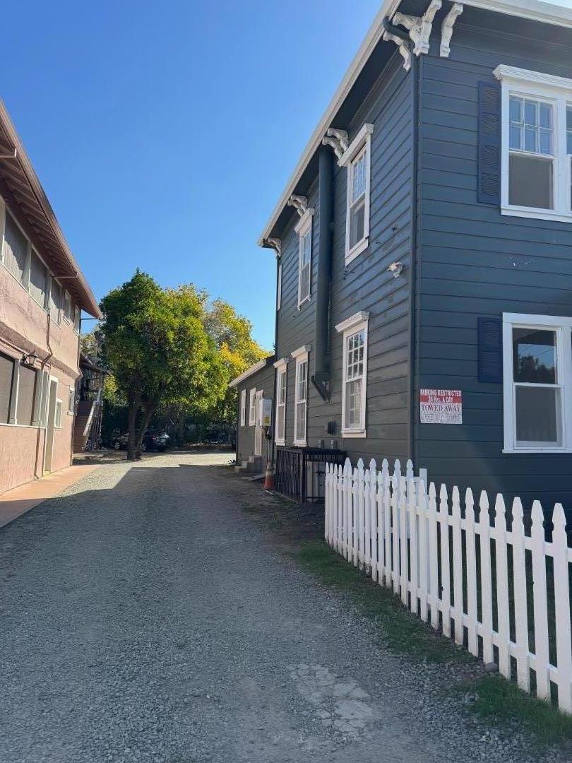 Detail Gallery Image 4 of 7 For 112 George St #2,  San Jose,  CA 95110 - 2 Beds | 1 Baths