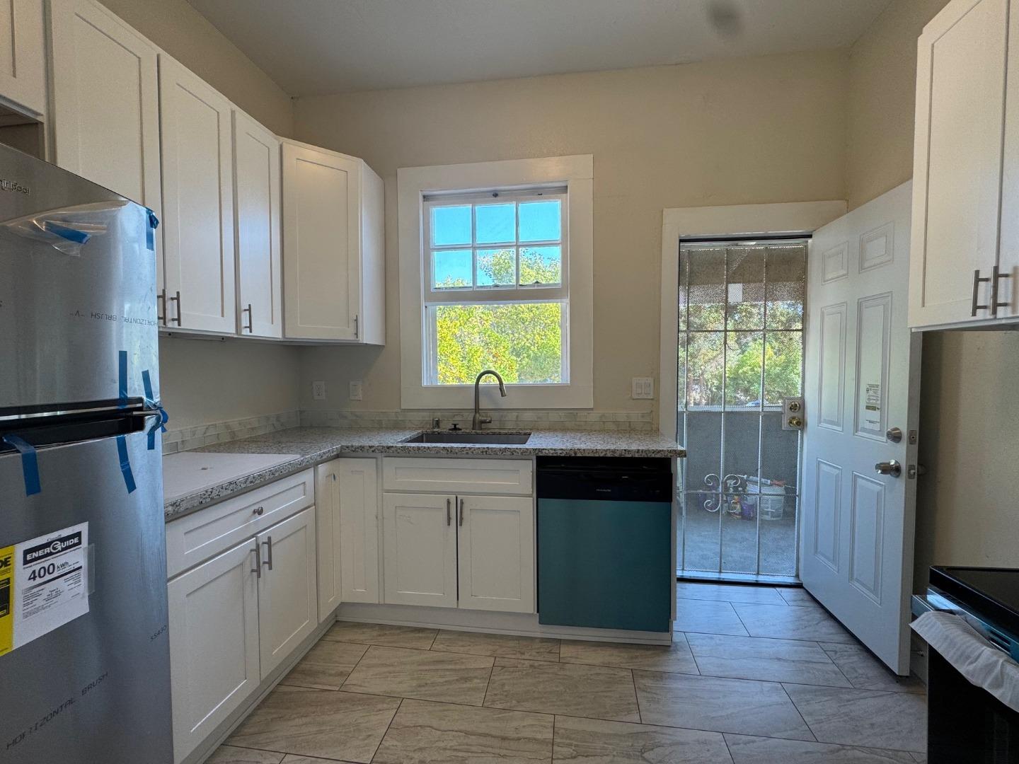 Detail Gallery Image 7 of 7 For 112 George St #2,  San Jose,  CA 95110 - 2 Beds | 1 Baths