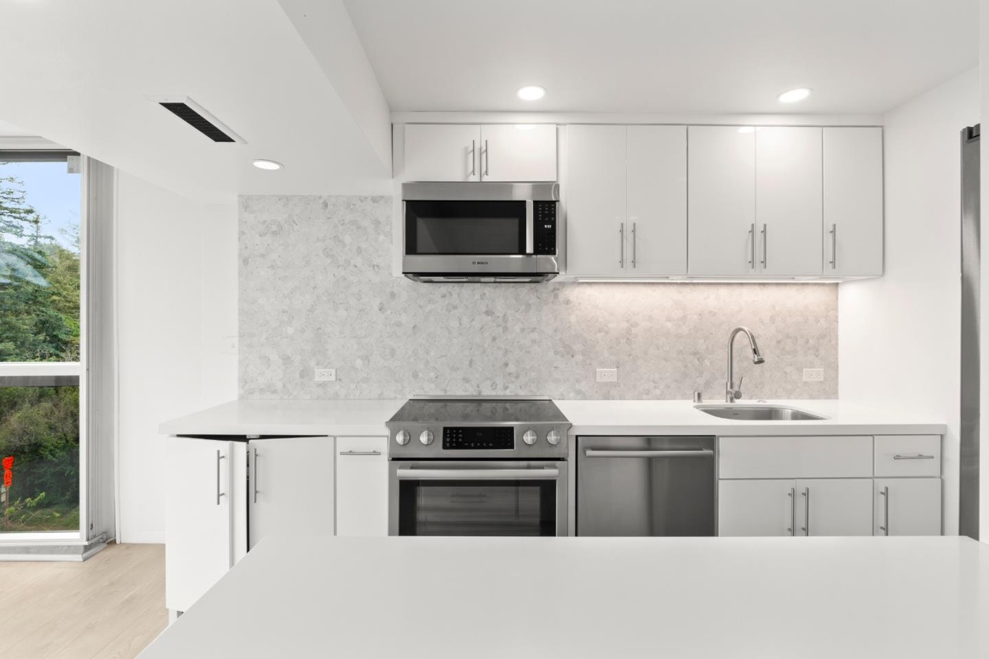 Detail Gallery Image 10 of 34 For 101 Alma St #503,  Palo Alto,  CA 94301 - 2 Beds | 2 Baths