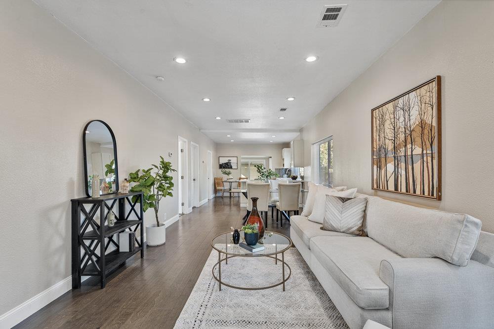 Detail Gallery Image 10 of 44 For 7621 Forest St, Gilroy,  CA 95020 - 4 Beds | 3 Baths