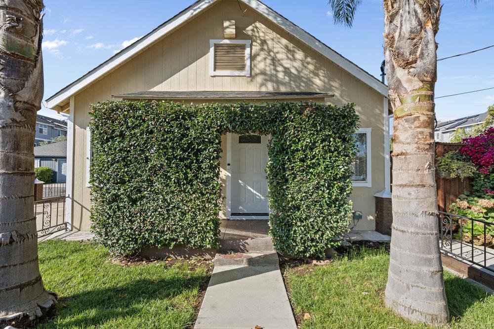 Detail Gallery Image 4 of 44 For 7621 Forest St, Gilroy,  CA 95020 - 4 Beds | 3 Baths