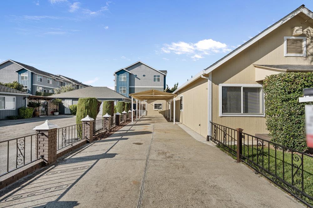 Detail Gallery Image 5 of 44 For 7621 Forest St, Gilroy,  CA 95020 - 4 Beds | 3 Baths