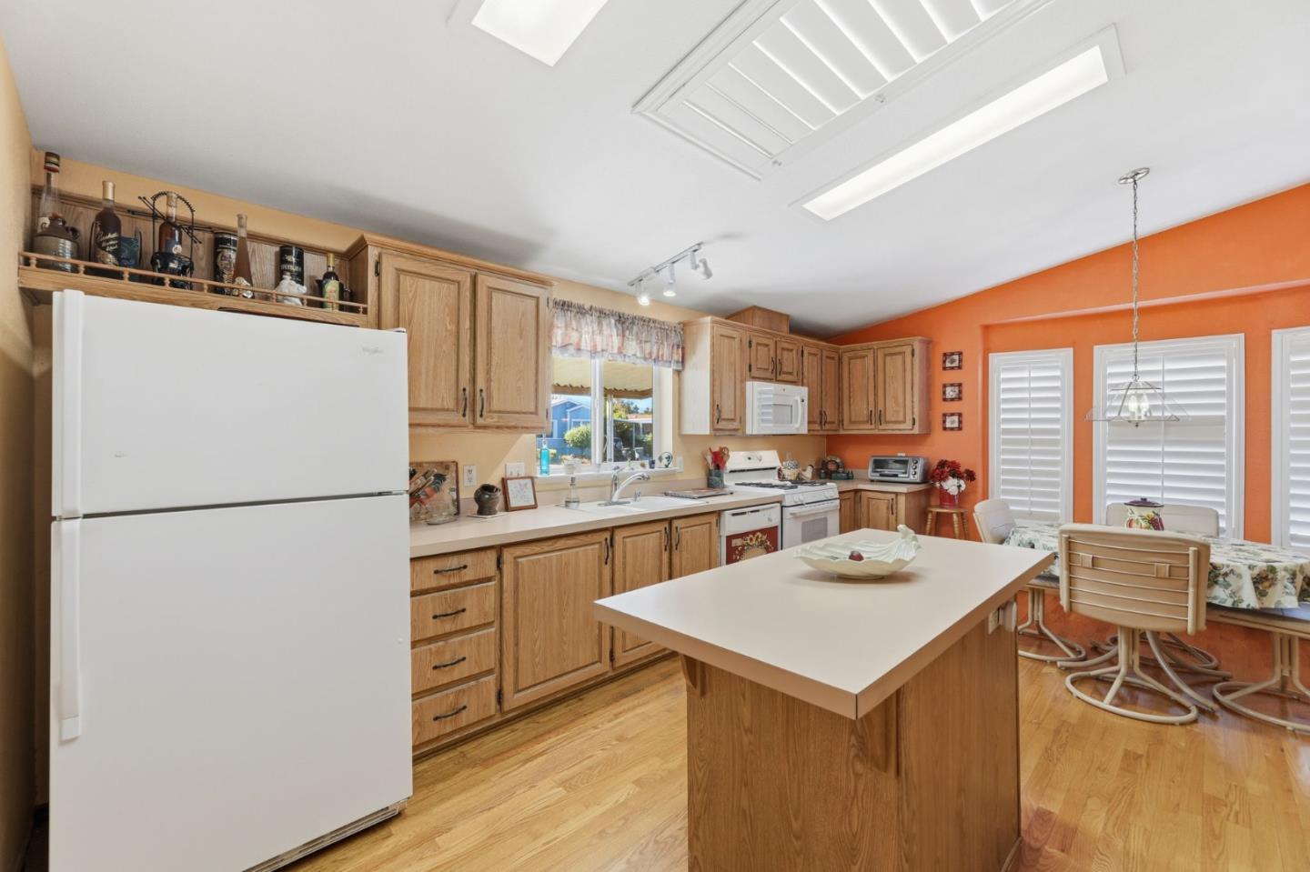 Detail Gallery Image 10 of 32 For 1111 Morse Ave #74,  Sunnyvale,  CA 94089 - 3 Beds | 2 Baths