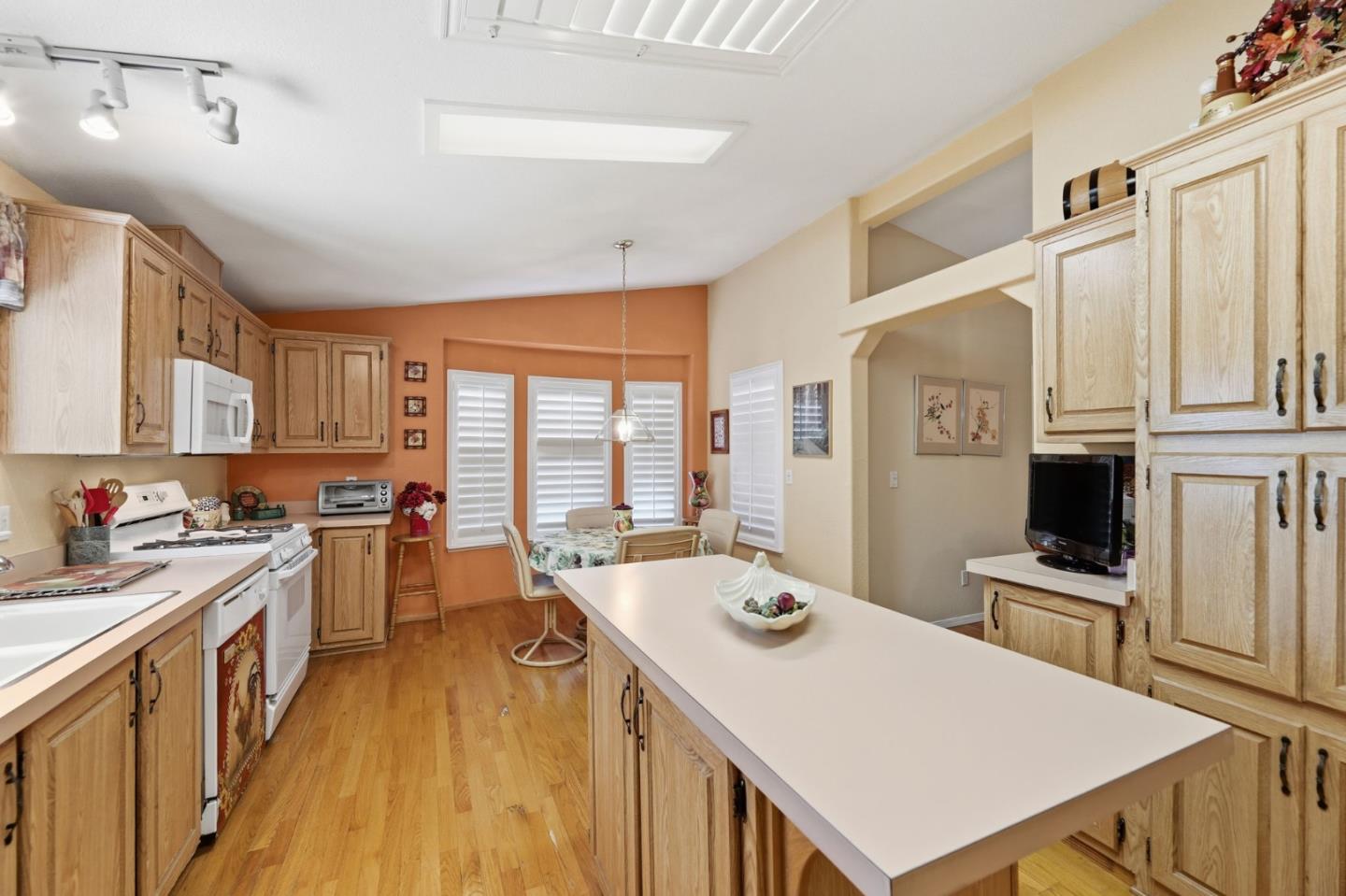 Detail Gallery Image 11 of 32 For 1111 Morse Ave #74,  Sunnyvale,  CA 94089 - 3 Beds | 2 Baths