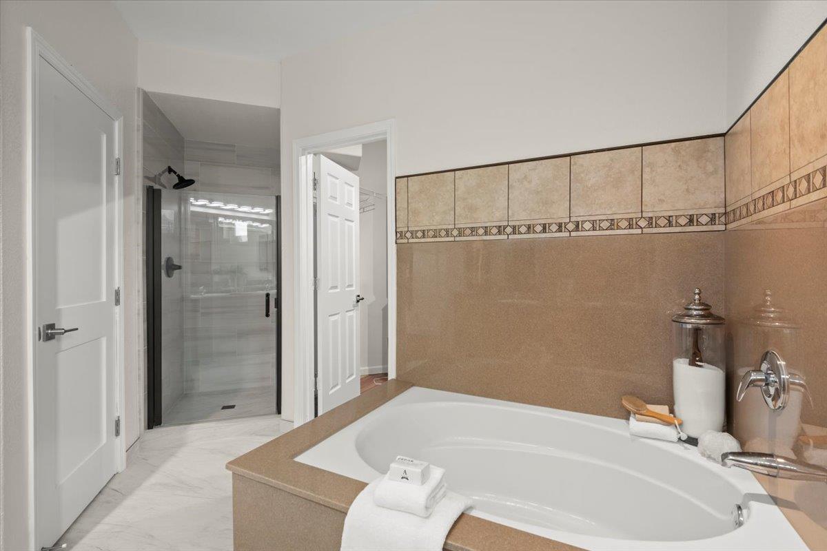 Detail Gallery Image 15 of 23 For 586 Marble Arch Ave, San Jose,  CA 95136 - 3 Beds | 3 Baths