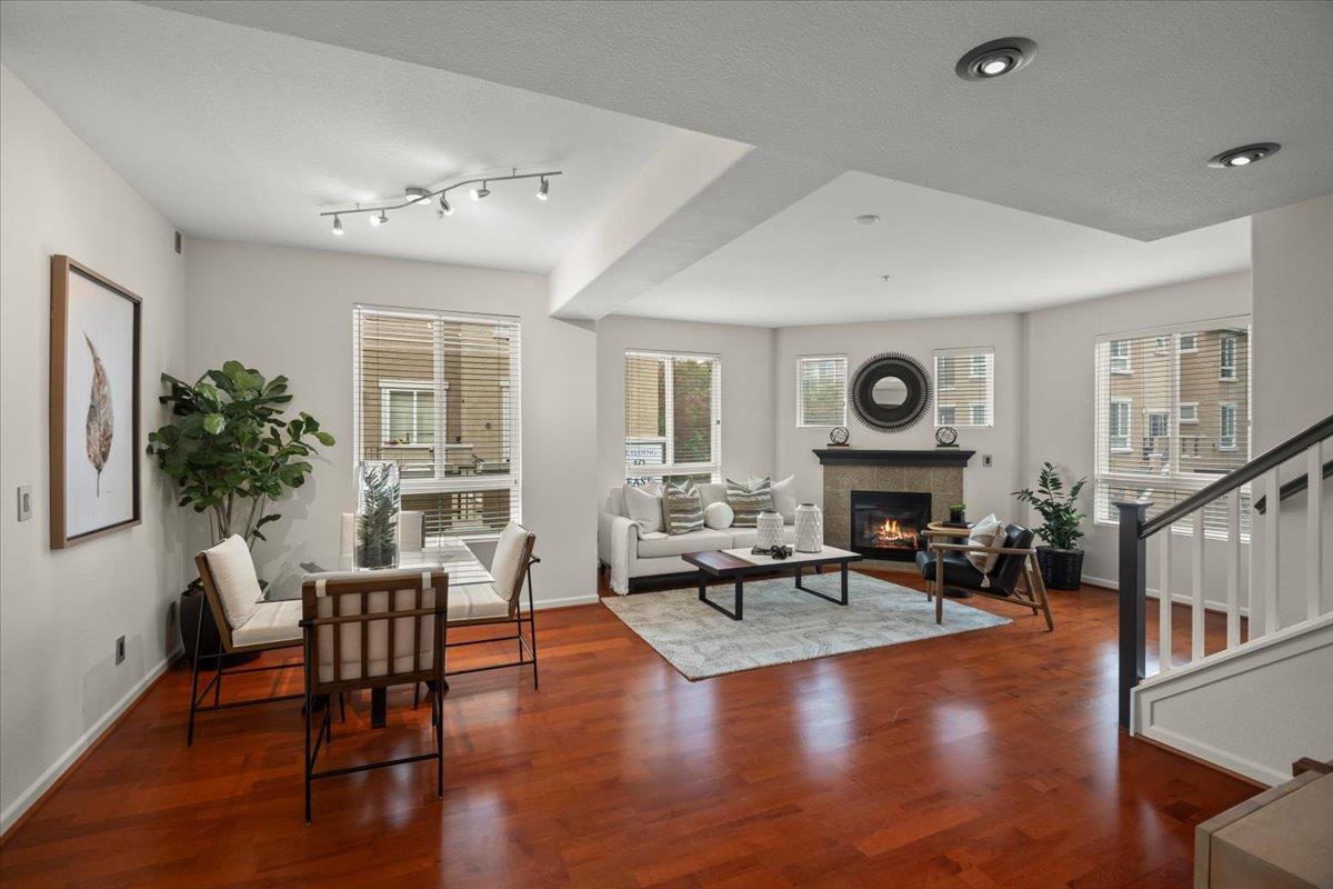 Detail Gallery Image 2 of 23 For 586 Marble Arch Ave, San Jose,  CA 95136 - 3 Beds | 3 Baths