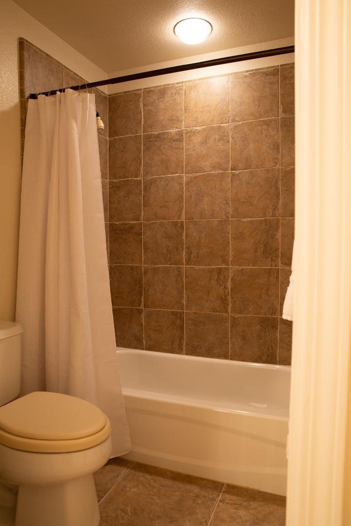 Detail Gallery Image 10 of 50 For 1836 Camino Leonor, San Jose,  CA 95131 - 2 Beds | 2/1 Baths