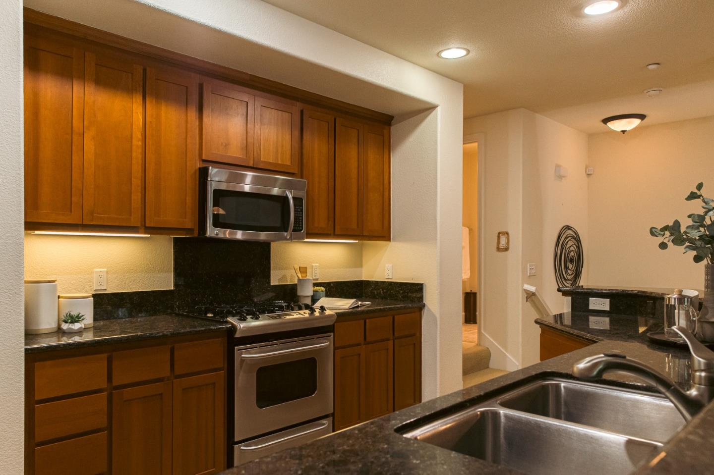 Detail Gallery Image 37 of 50 For 1836 Camino Leonor, San Jose,  CA 95131 - 2 Beds | 2/1 Baths