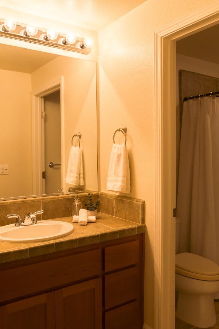 Detail Gallery Image 8 of 50 For 1836 Camino Leonor, San Jose,  CA 95131 - 2 Beds | 2/1 Baths