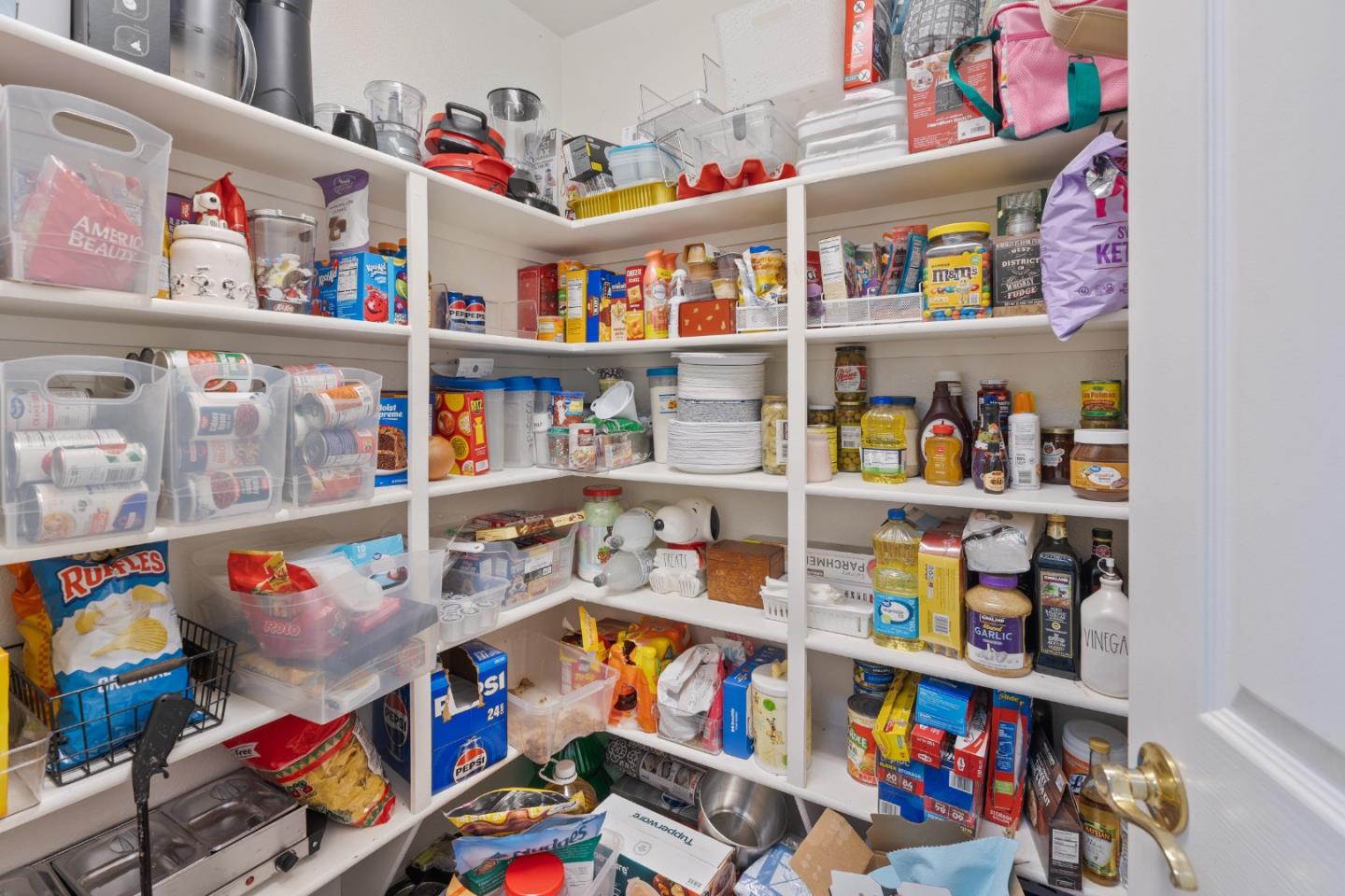 Detail Gallery Image 12 of 41 For 2920 Aspen Glow Ln, Redding,  CA 96001 - 3 Beds | 2 Baths