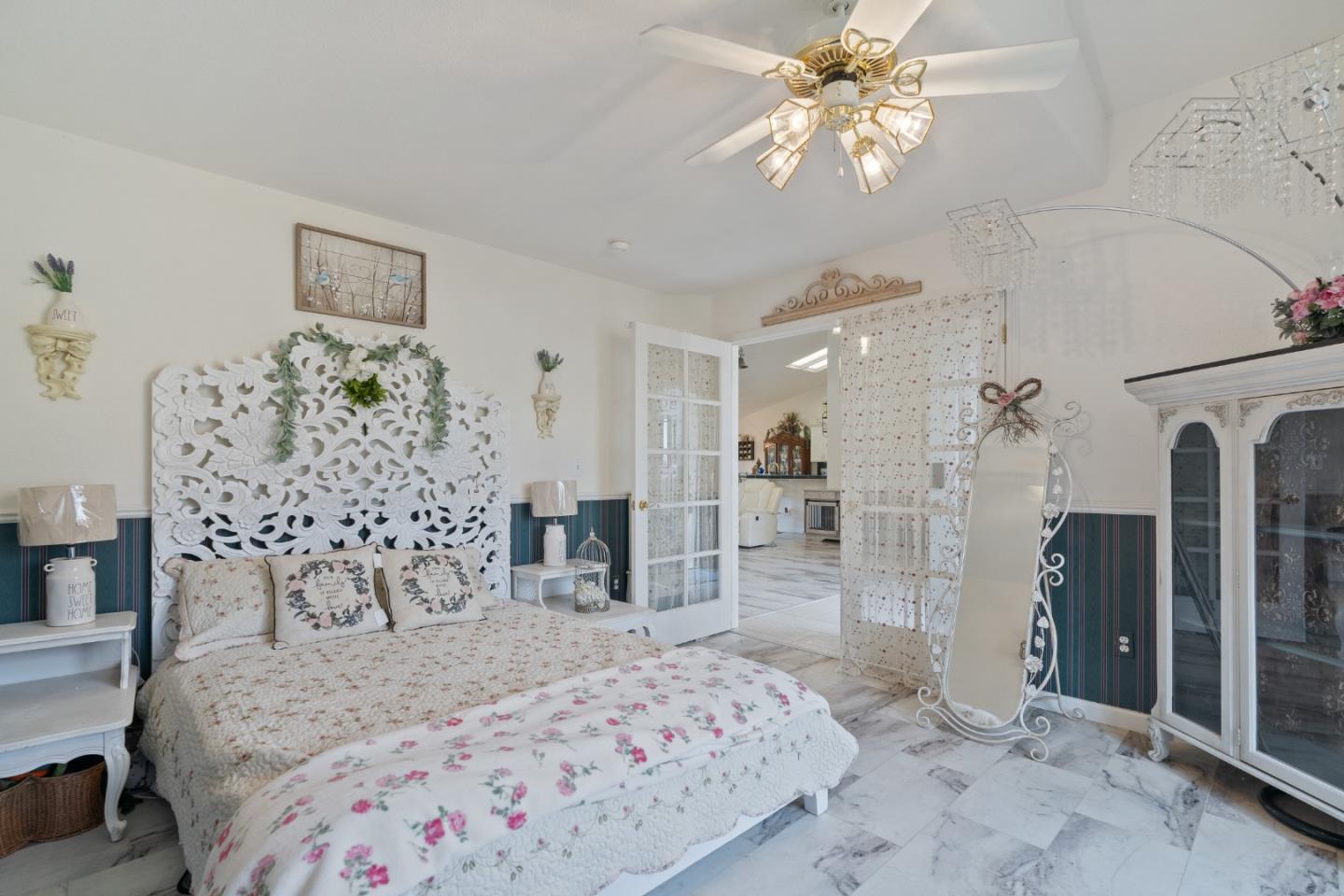 Detail Gallery Image 17 of 41 For 2920 Aspen Glow Ln, Redding,  CA 96001 - 3 Beds | 2 Baths