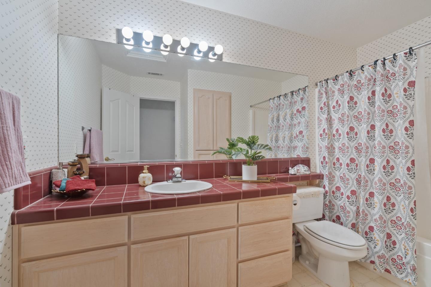 Detail Gallery Image 20 of 41 For 2920 Aspen Glow Ln, Redding,  CA 96001 - 3 Beds | 2 Baths