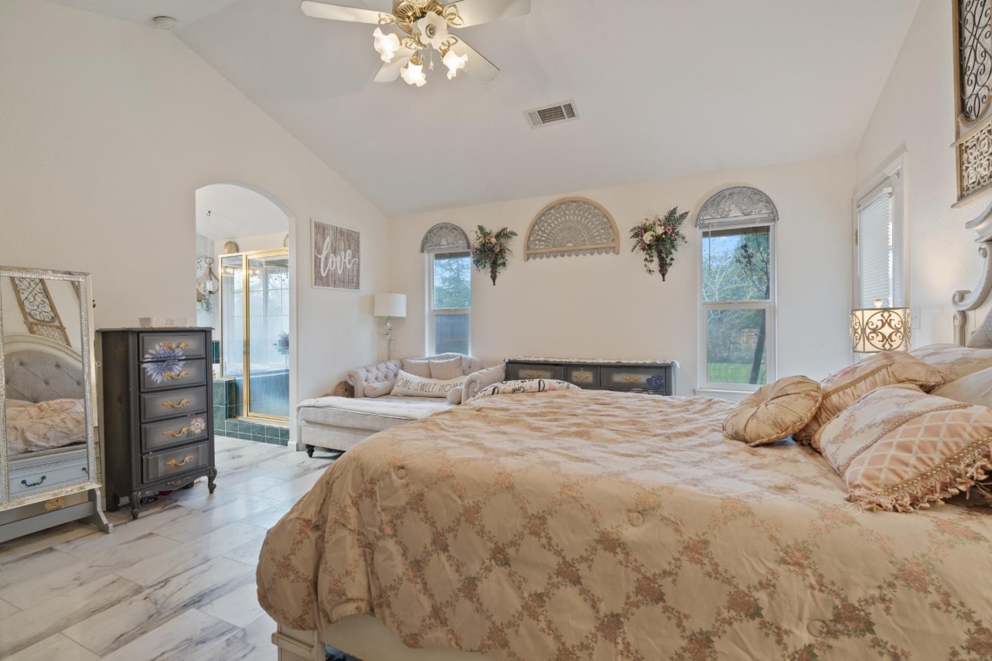 Detail Gallery Image 23 of 41 For 2920 Aspen Glow Ln, Redding,  CA 96001 - 3 Beds | 2 Baths