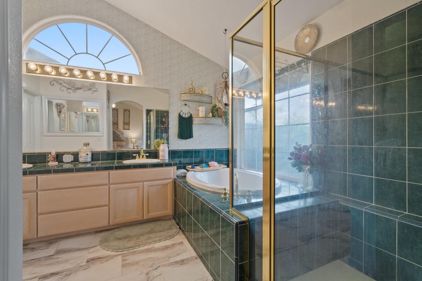 Detail Gallery Image 24 of 41 For 2920 Aspen Glow Ln, Redding,  CA 96001 - 3 Beds | 2 Baths