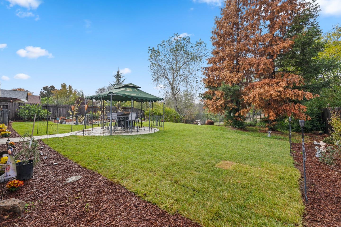 Detail Gallery Image 32 of 41 For 2920 Aspen Glow Ln, Redding,  CA 96001 - 3 Beds | 2 Baths