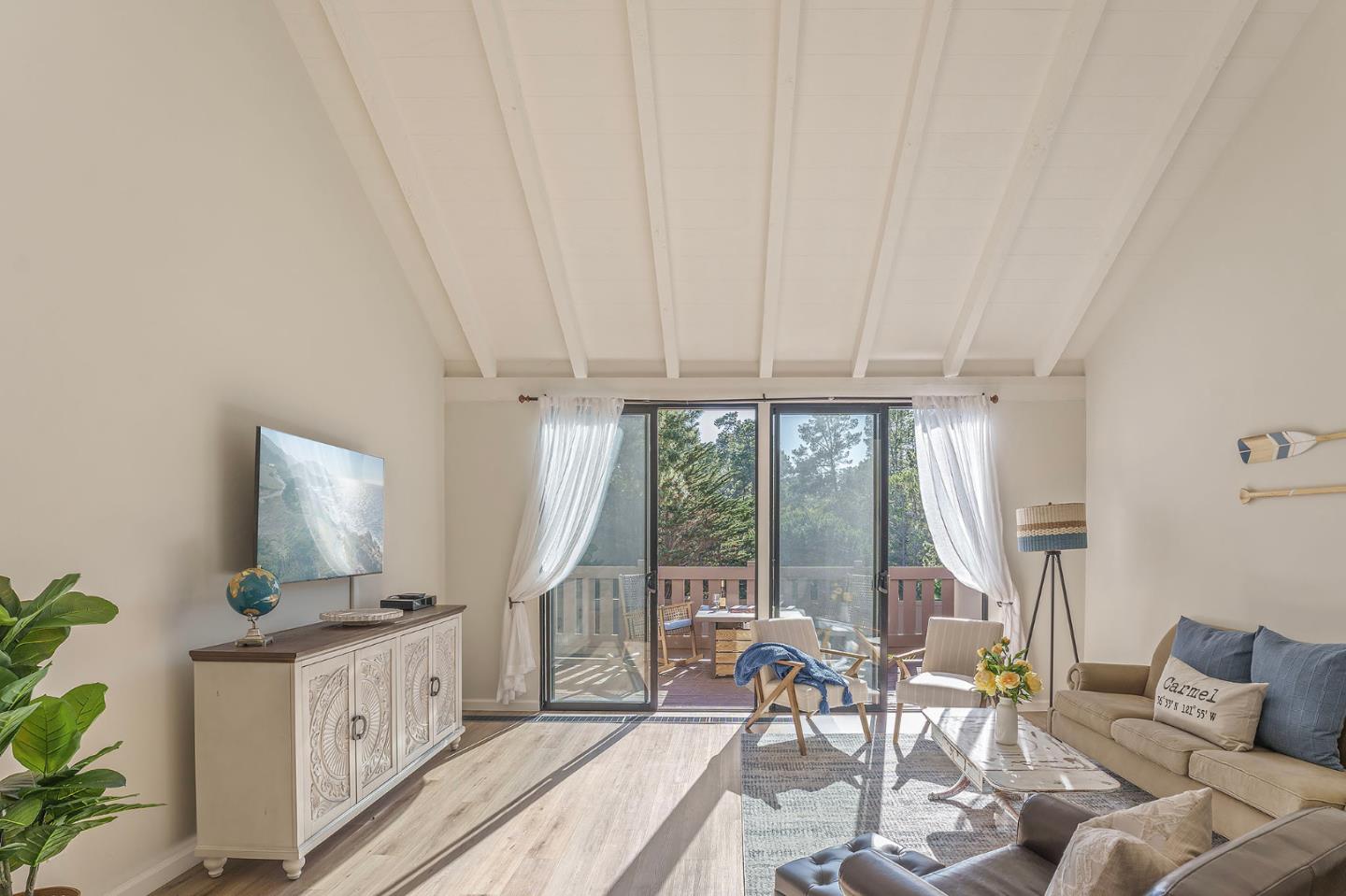 Detail Gallery Image 6 of 26 For 3600 High Meadow Dr #10,  Carmel,  CA 93923 - 2 Beds | 2 Baths