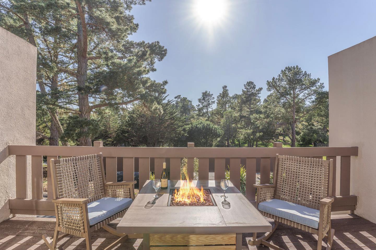 Detail Gallery Image 8 of 26 For 3600 High Meadow Dr #10,  Carmel,  CA 93923 - 2 Beds | 2 Baths