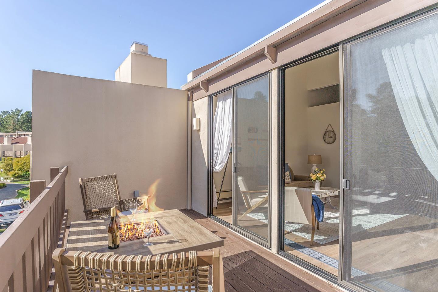 Detail Gallery Image 9 of 26 For 3600 High Meadow Dr #10,  Carmel,  CA 93923 - 2 Beds | 2 Baths