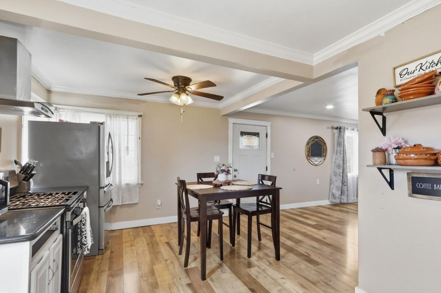 Detail Gallery Image 11 of 39 For 1515 State St, Alviso,  CA 95002 - 6 Beds | 3 Baths