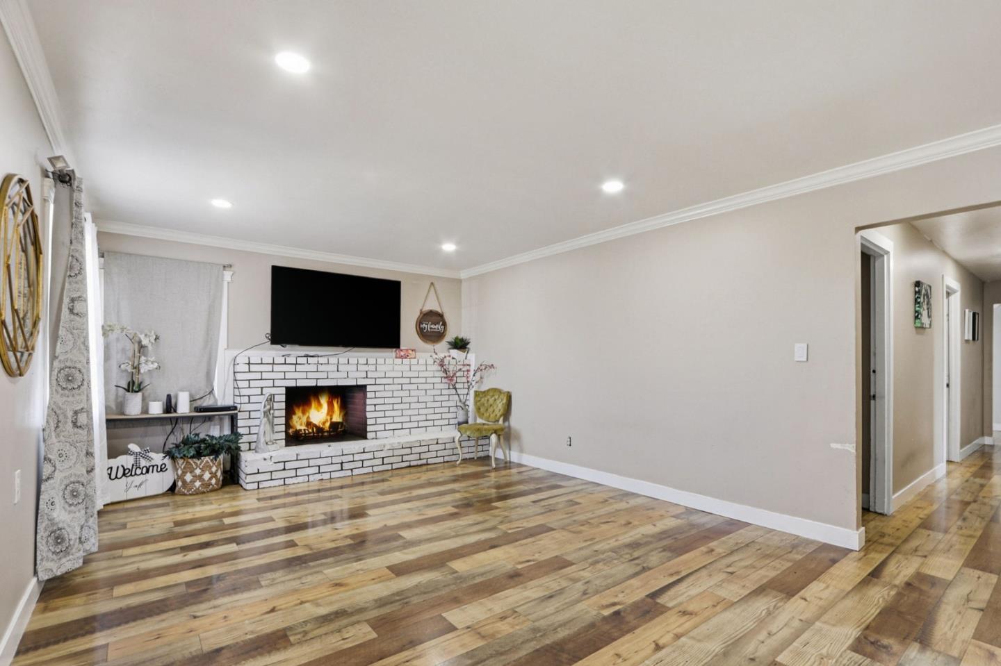 Detail Gallery Image 4 of 39 For 1515 State St, Alviso,  CA 95002 - 6 Beds | 3 Baths