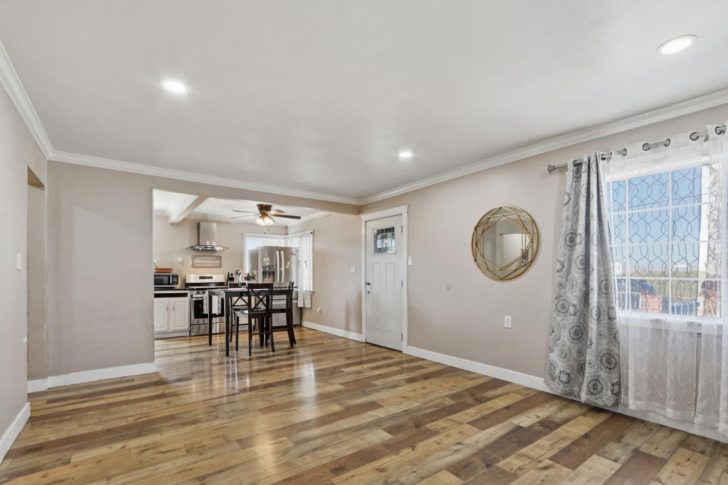 Detail Gallery Image 6 of 39 For 1515 State St, Alviso,  CA 95002 - 6 Beds | 3 Baths