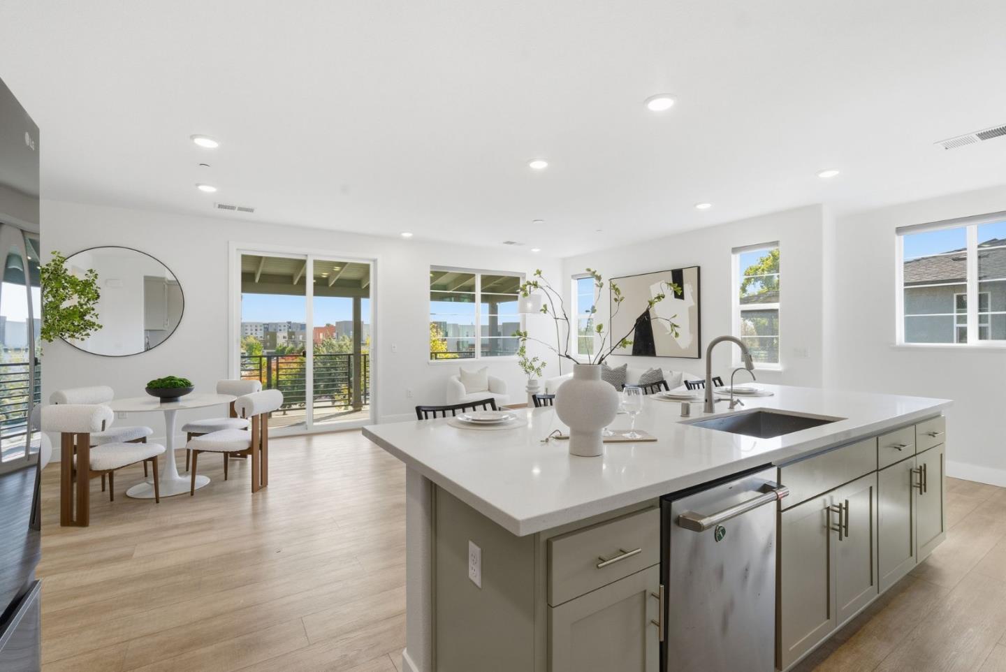 Detail Gallery Image 13 of 52 For 490 Trace Ln, Hayward,  CA 94544 - 2 Beds | 2 Baths