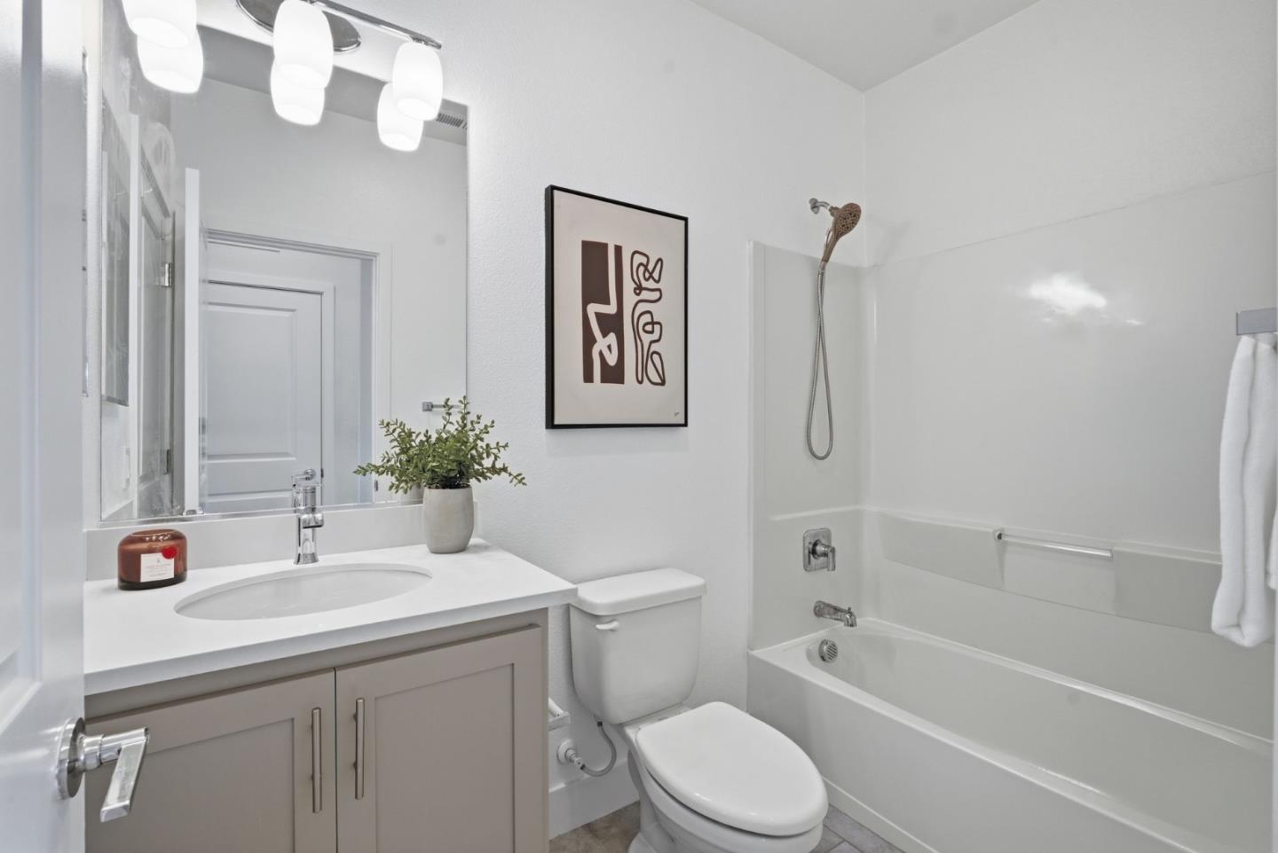 Detail Gallery Image 23 of 52 For 490 Trace Ln, Hayward,  CA 94544 - 2 Beds | 2 Baths