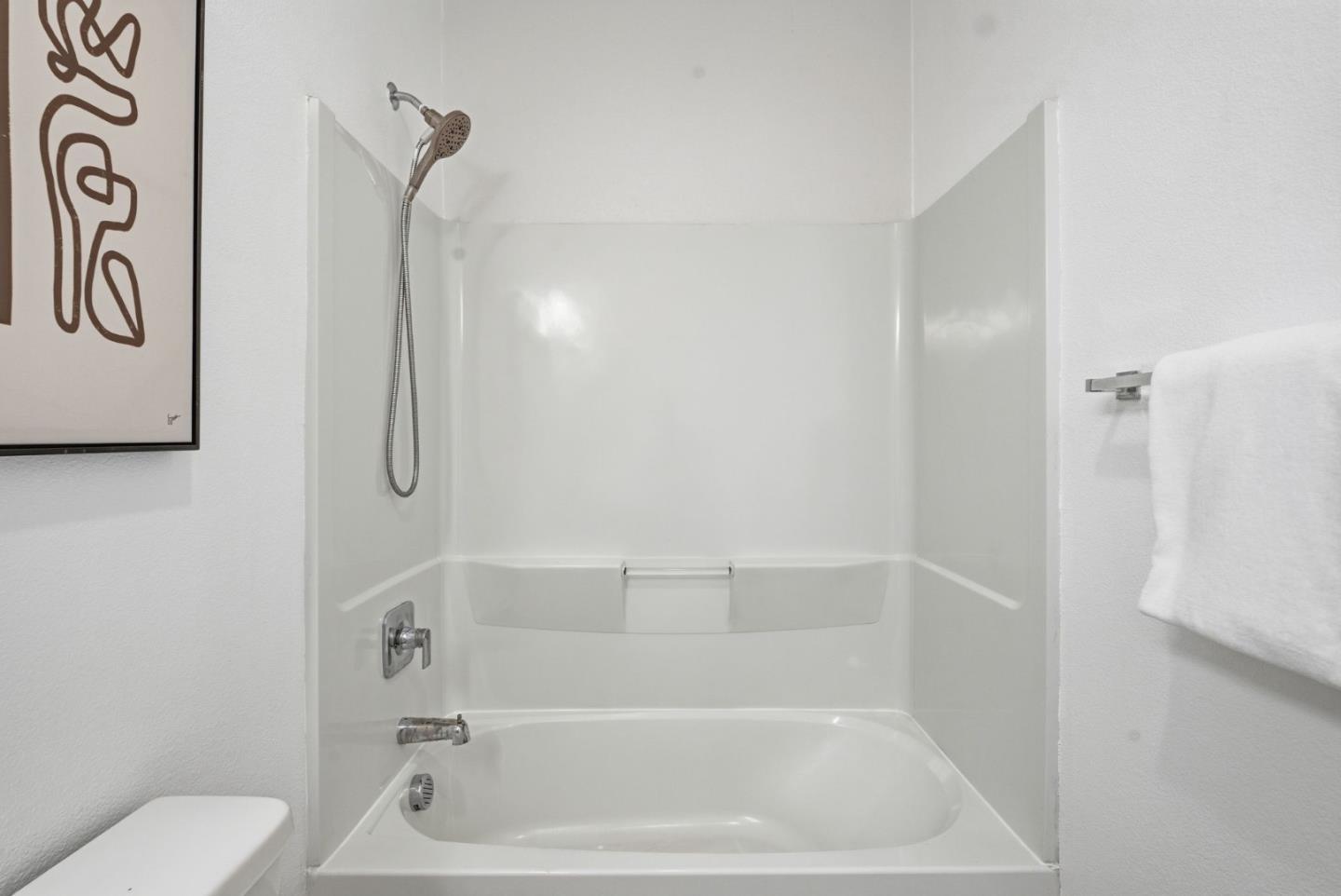 Detail Gallery Image 24 of 52 For 490 Trace Ln, Hayward,  CA 94544 - 2 Beds | 2 Baths