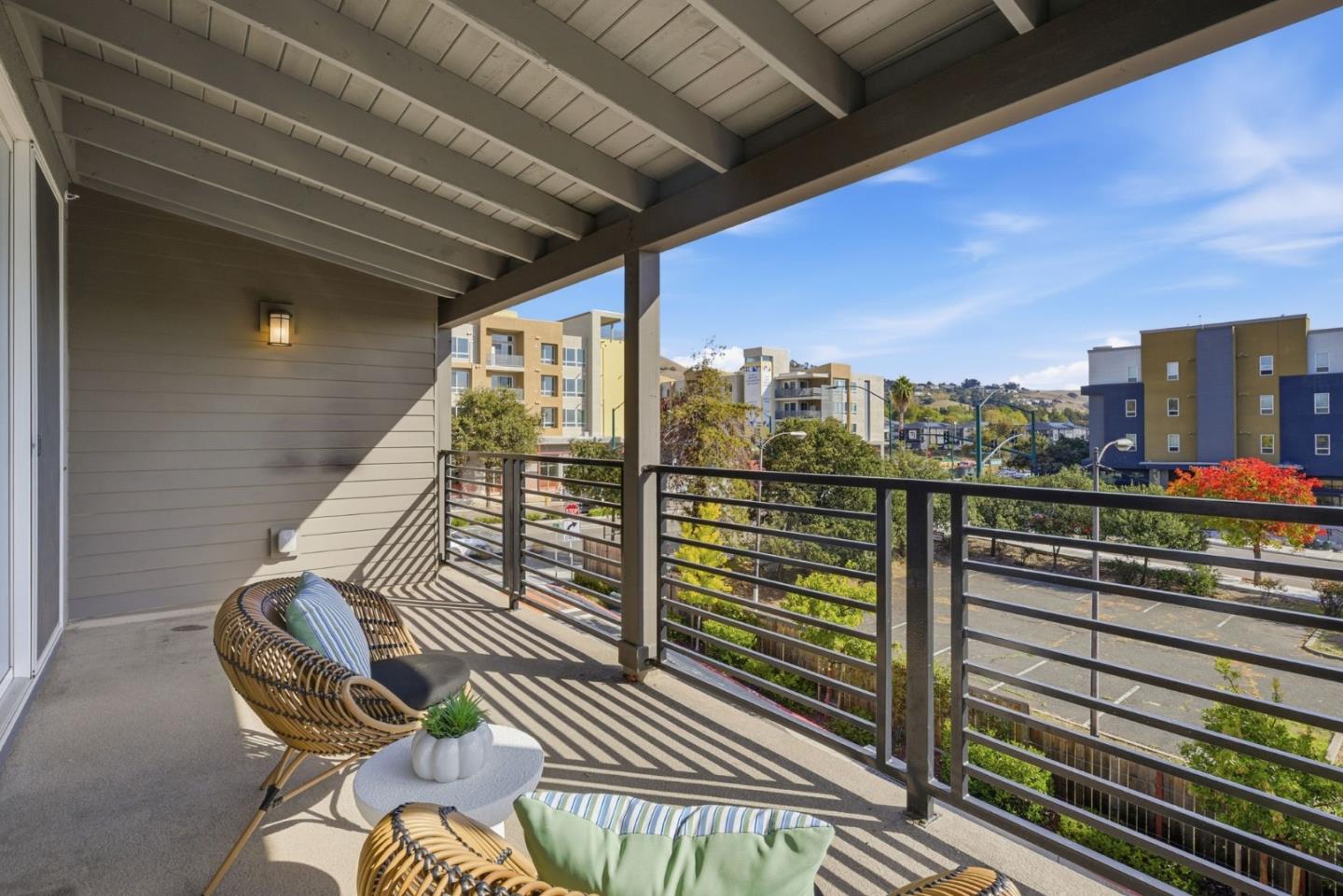 Detail Gallery Image 30 of 52 For 490 Trace Ln, Hayward,  CA 94544 - 2 Beds | 2 Baths