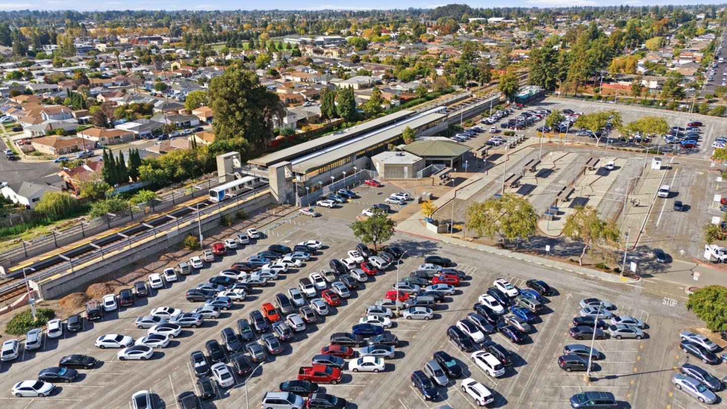 Detail Gallery Image 33 of 52 For 490 Trace Ln, Hayward,  CA 94544 - 2 Beds | 2 Baths