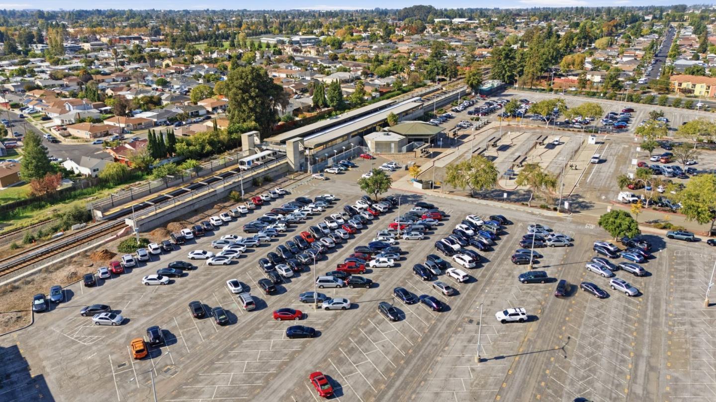 Detail Gallery Image 34 of 52 For 490 Trace Ln, Hayward,  CA 94544 - 2 Beds | 2 Baths