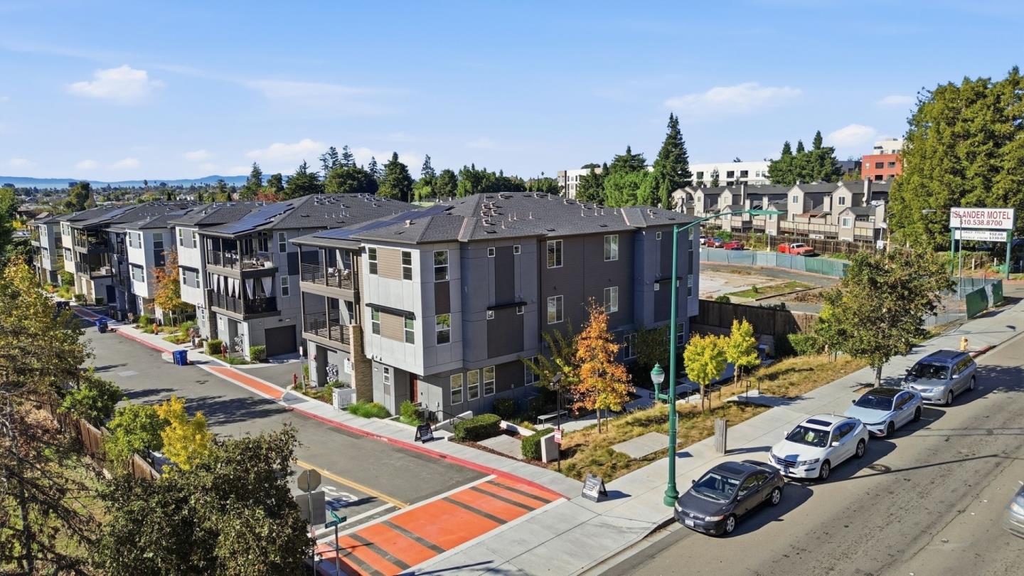 Detail Gallery Image 37 of 52 For 490 Trace Ln, Hayward,  CA 94544 - 2 Beds | 2 Baths