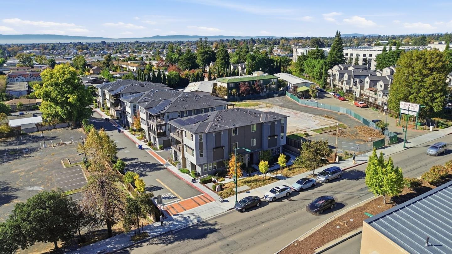 Detail Gallery Image 38 of 52 For 490 Trace Ln, Hayward,  CA 94544 - 2 Beds | 2 Baths